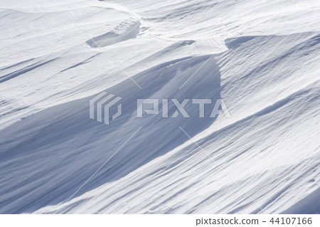 Snow, winter Snow, winter 44107166