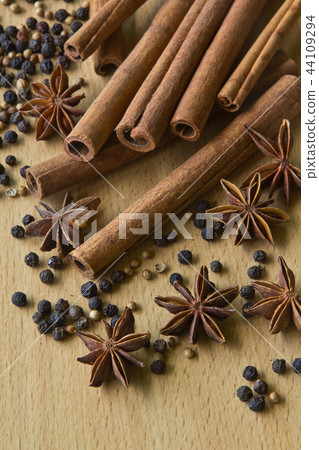 Spices Spices 44109294