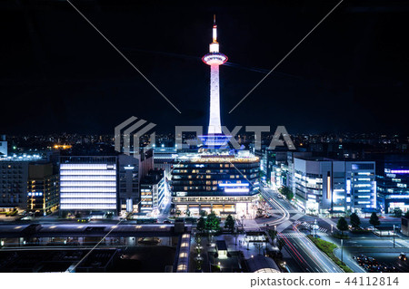 Kyoto Tower at night Kyoto Tower at night 44112814