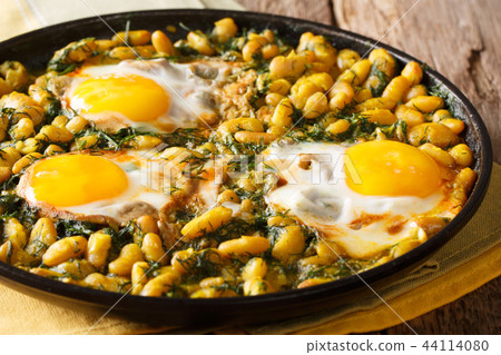 Iranian Baghali Ghatogh stew of beans and dill Iranian Baghali Ghatogh stew of beans and dill 44114080