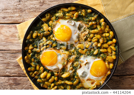 Iranian Baghali Ghatogh stew of beans and dill Iranian Baghali Ghatogh stew of beans and dill 44114204