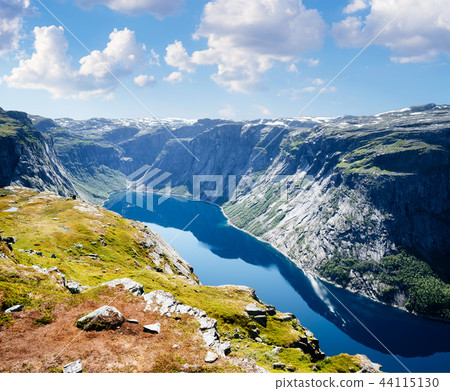 Ringedalsvatnet blue mountain lake near Trolltunga Ringedalsvatnet blue mountain lake near Trolltunga 44115130