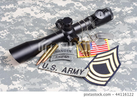 US ARMY sniper insignia with scope US ARMY sniper insignia with scope 44116122