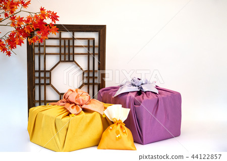 Holiday gift crepe, gift box 44122857