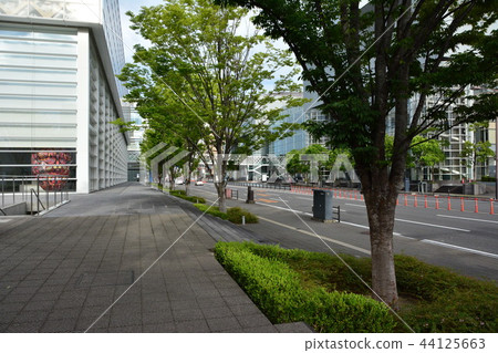 大分縣立美術館 44125663