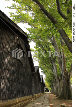 Yamai warehouse 44125862