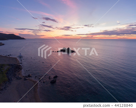 Itoshima Futumigaura sunset of the couple rock 44128840
