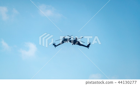 飛行表演作戰直升機 44130277