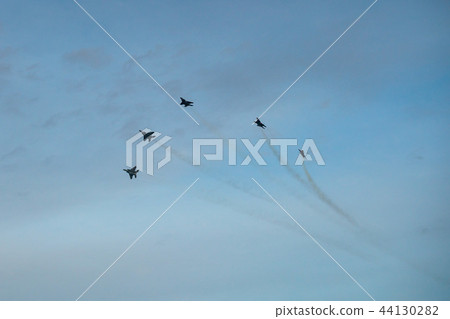 飛行表演戰鬥機編隊飛行 44130282