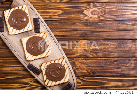 nut nougat cream sandwich 44132591