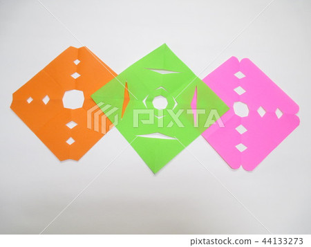 Pattern cut origami 44133273