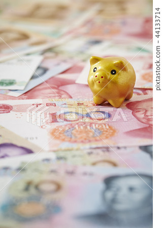 中國元和金豬微型人物 中國元和金豬微型人物 44133714