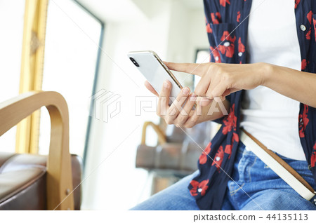 Female hairdresser male customer 44135113