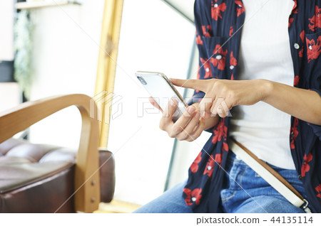 Female hairdresser male customer Female hairdresser male customer 44135114