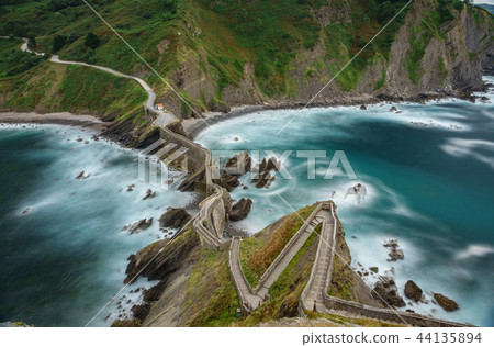 Stairs in San juan de Gaztelugatxe. Ultra long exposure top view 44135894