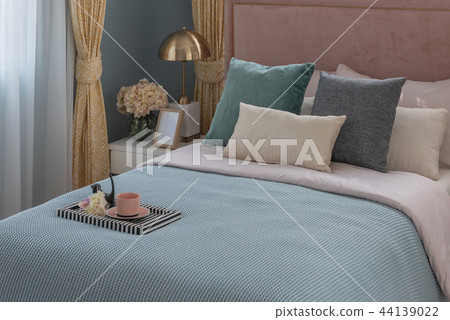 classic style bedroom 44139022