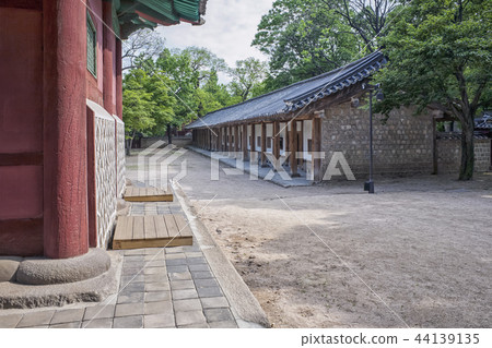 Seojae，Seoul Mausoleum，Sungkyunkwan（Historic Site No.143），Jongno-gu，Seoul 44139135