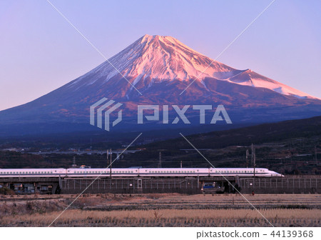 Shinkansen Series 700 and Red Fuji 5274 44139368