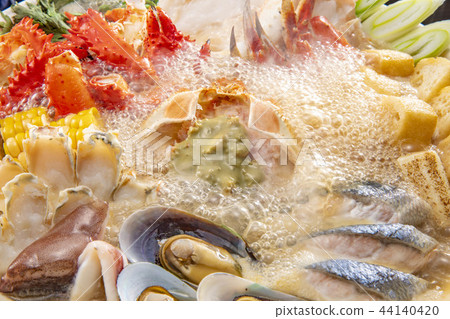 Delicious hot pot dish in a clay pot Delicious hot pot dish in a clay pot 44140420