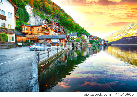 Classic postcard view of famous Hallstatt Classic postcard view of famous Hallstatt 44140600