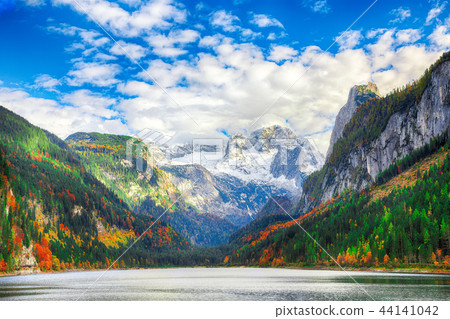 Beautiful view of idyllic colorful autumn scenery Beautiful view of idyllic colorful autumn scenery 44141042