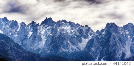 Panorama of Dachstein mountains peaks Panorama of Dachstein mountains peaks 44141043
