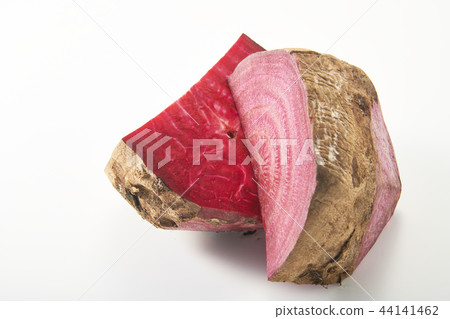 Healthy beets 44141462