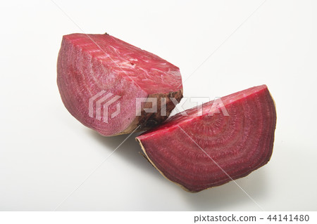 Healthy beets 44141480