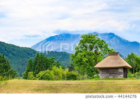 Oyama和茅草屋的風景 44144276