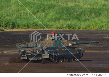 日本陸上自衛隊10式戰車行駛中 44150293