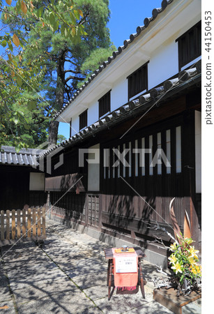 在倉敷美麗的地區的大原府（大原住宅）入口前面 44150453