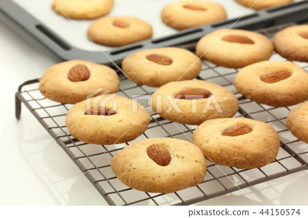Almond cookie Almond cookie 44150574