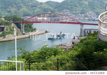 船和瀨戶大橋穿過Ototo的瀨戶 44151069