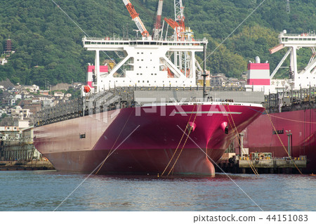 完成大型集裝箱船 44151083