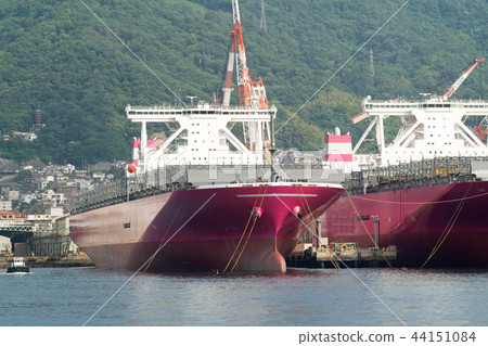Completed large container ship 44151084