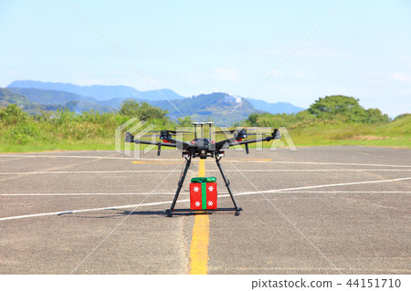 無人機_禮品盒(禮品盒)送貨 無人機_禮品盒(禮品盒)送貨 44151710