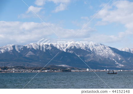 琵琶湖和希拉山脈在冬天看到湖 琵琶湖和希拉山脈在冬天看到湖 44152148