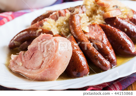 Choucroute garnie. Alsatian sauerkraut 44153868