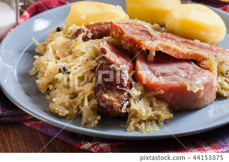 Choucroute garnie. Alsatian sauerkraut 44153875