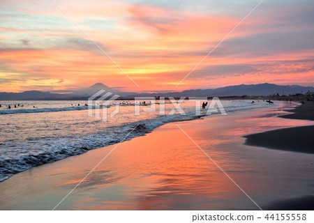 Sunset and surfer on Kakinuma coast Sunset and surfer on Kakinuma coast 44155558