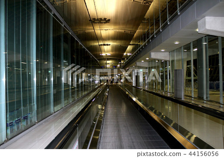 [Thailand] Moving walkway at Suvarnabhumi International Airport Station 44156056