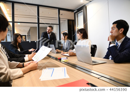 Meeting scenery Office Female Male Meeting scenery Office Female Male 44156390