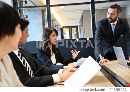 Meeting scenery Office Female Male Meeting scenery Office Female Male 44156421