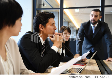 Meeting scenery Office Female Male Meeting scenery Office Female Male 44156422