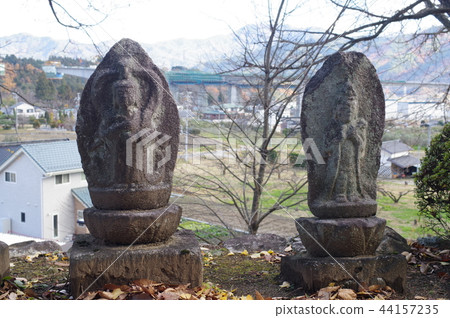 Shinshu的文化財產Eiji Moriya的祖父，Makoto Kanaya的Makoto Kannon和Saikan的雕像（Iijima Machidadani Jizodo）的祖父 44157235