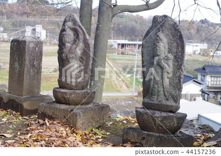 Shinshu的文化財產Eiji Moriya的祖父，Makoto Kanaya的Makoto Kannon和Saikan的雕像（Iijima Machidadani Jizodo）的祖父 44157236