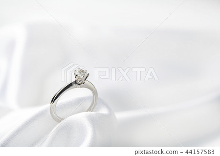 Engagement ring Engagement ring 44157583