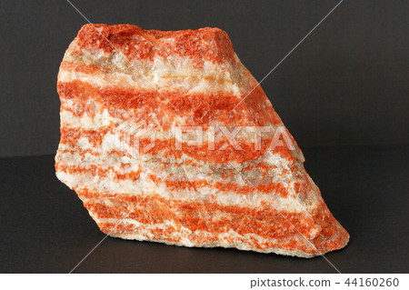 Layered cake of sylvinite mineral also potash 44160260