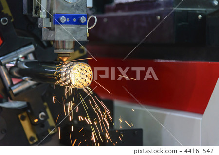 The CNC fiber laser cutting machine  44161542