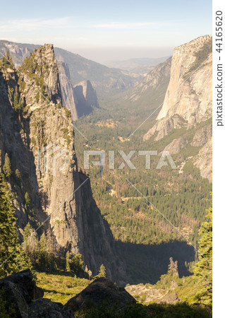 West Yosemite Valley 44165620